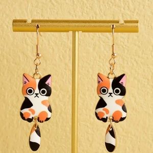 Sale! Mesmerized Calico Kitty Earrings